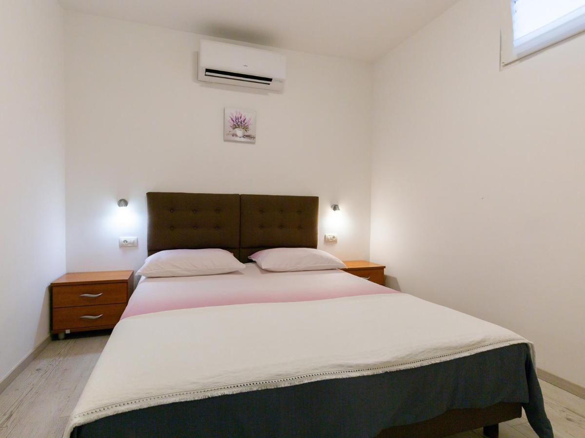 Amoroso Apartment 200M From Sea Poreč Buitenkant foto