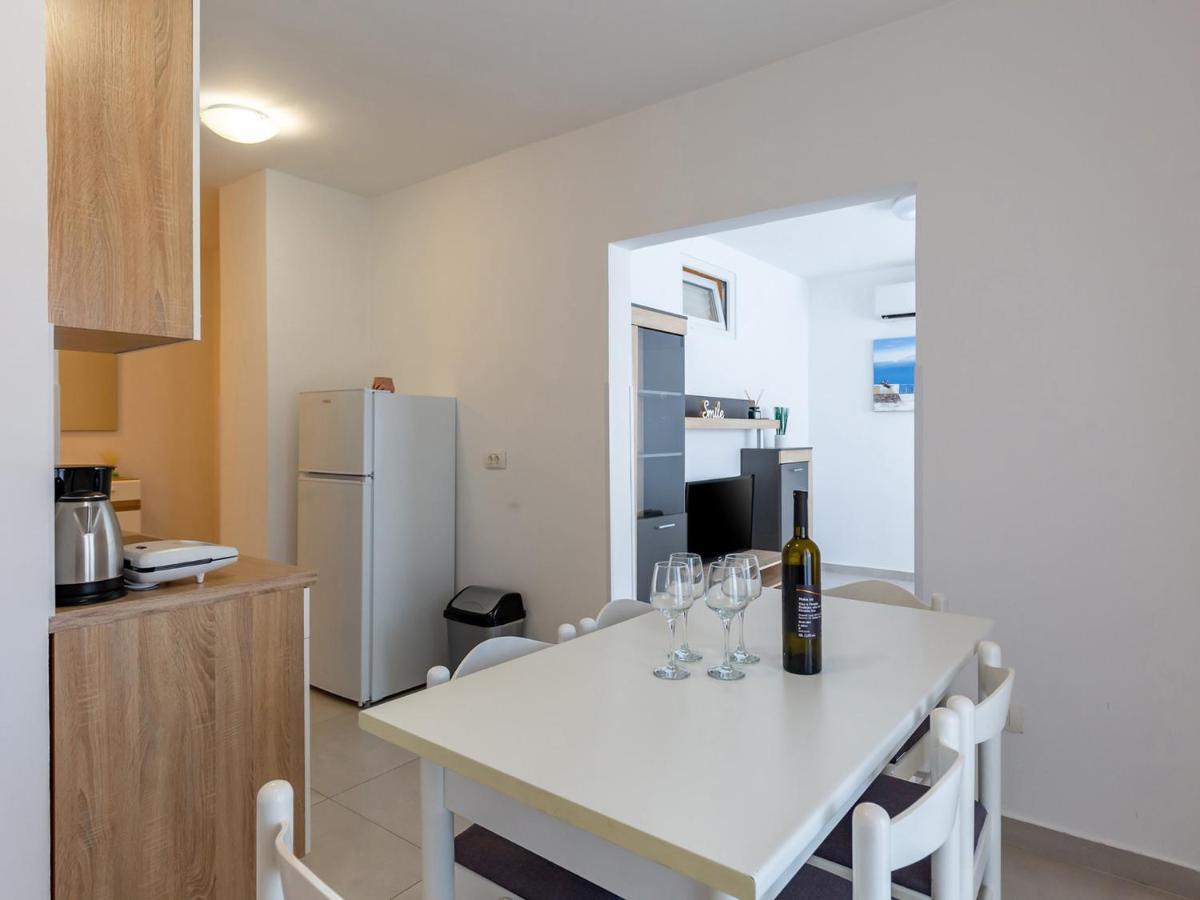 Amoroso Apartment 200M From Sea Poreč Buitenkant foto