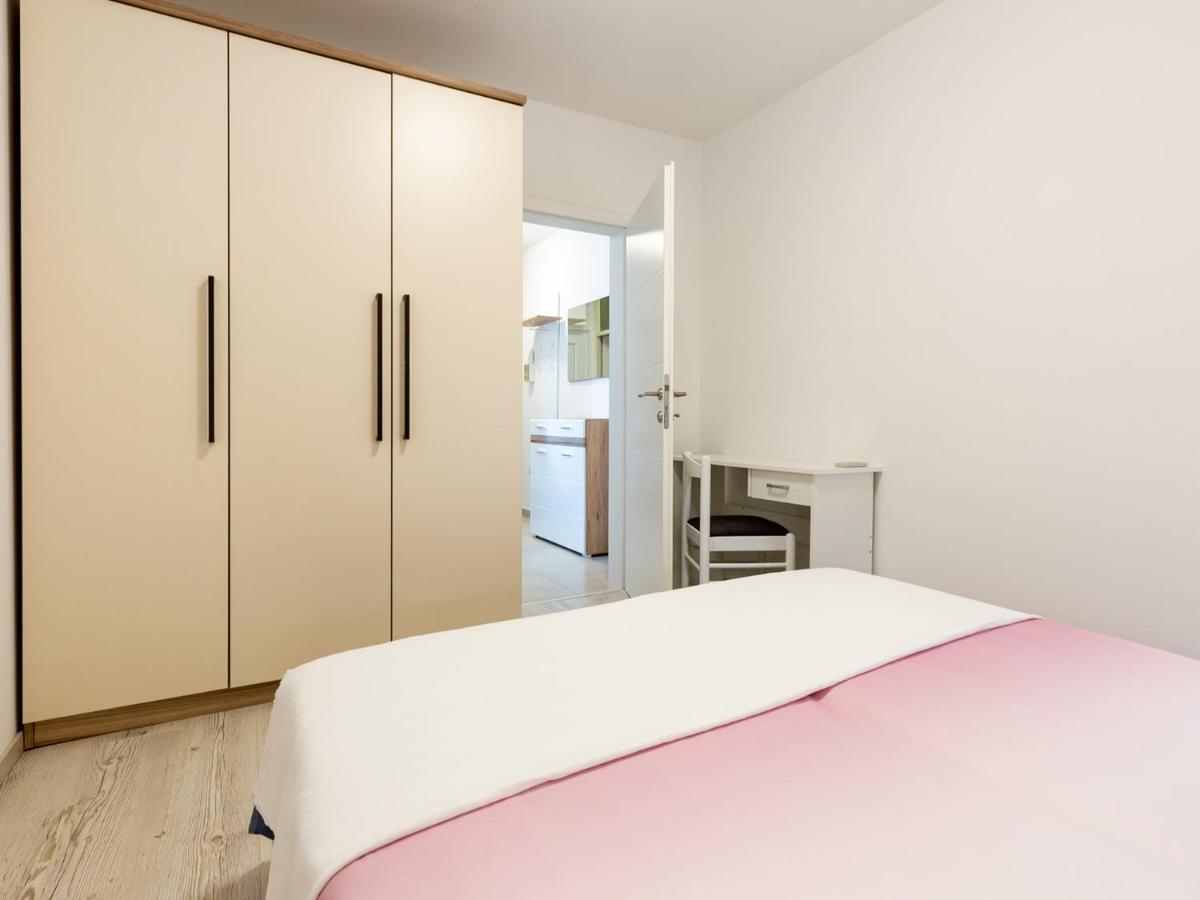 Amoroso Apartment 200M From Sea Poreč Buitenkant foto