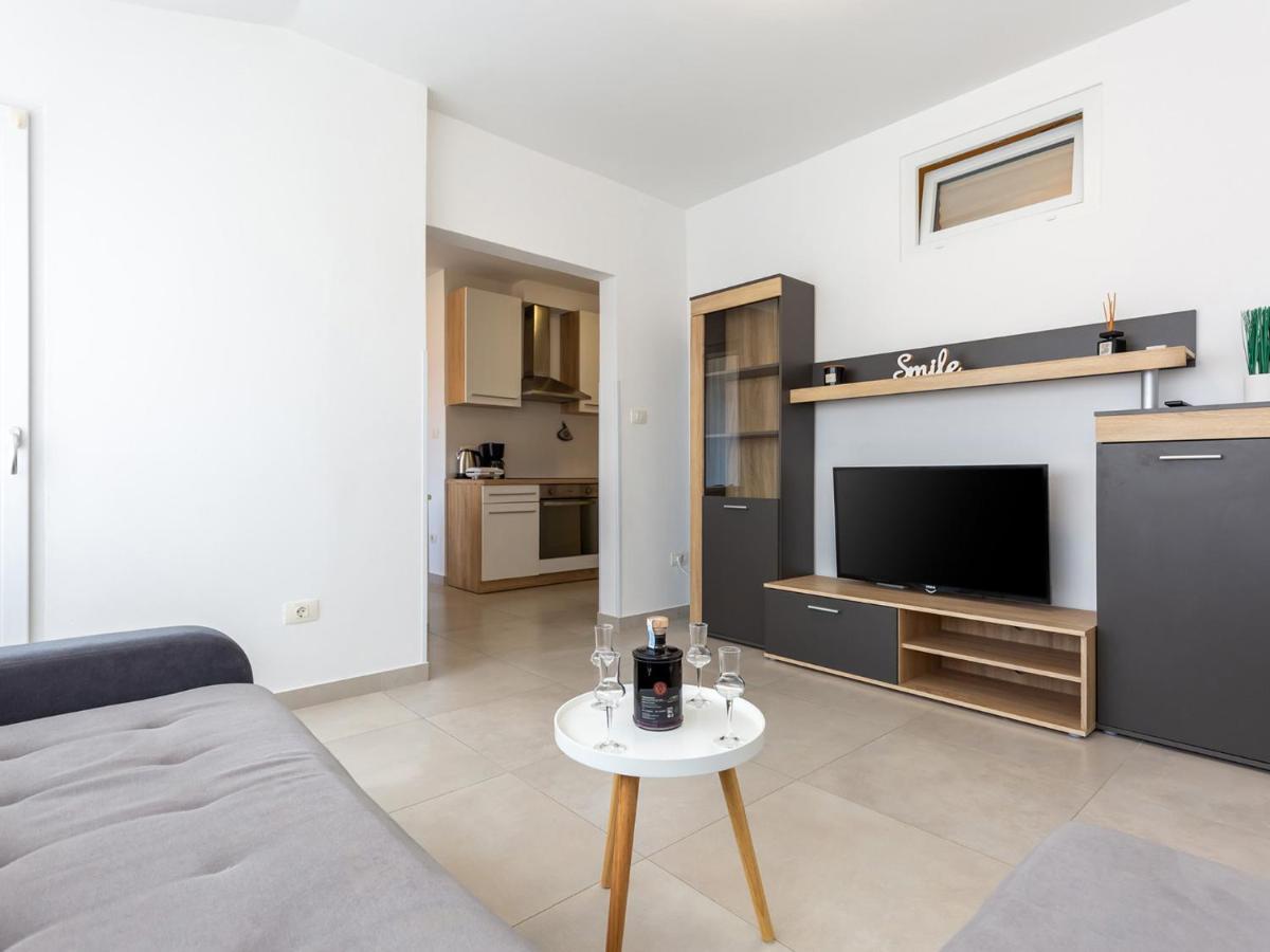 Amoroso Apartment 200M From Sea Poreč Buitenkant foto
